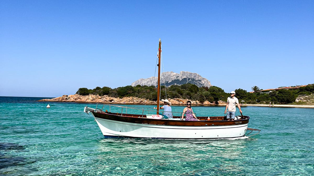 Costa Corallina barca- gozzo Apreamare