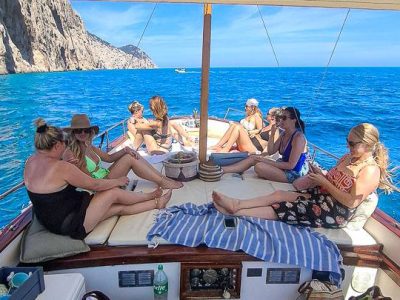 Tour Privato in barca esclusiva da Porto San Paolo a Tavolara