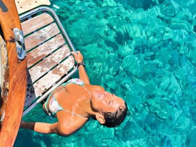 Prendere il sole dalla barca - Porto San Paolo